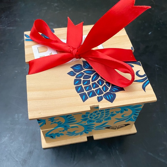 Roxy faux leather and “diamond” watch - Picture 2 of 4